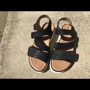 Andrea Comfort Black and White Air Sandals